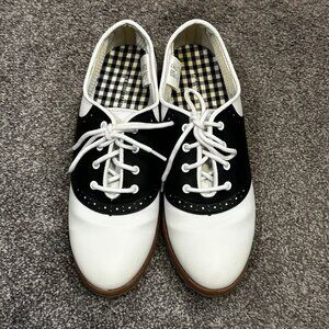 Saddle Shoe / Comfort Plus by Predictions Size 7.5